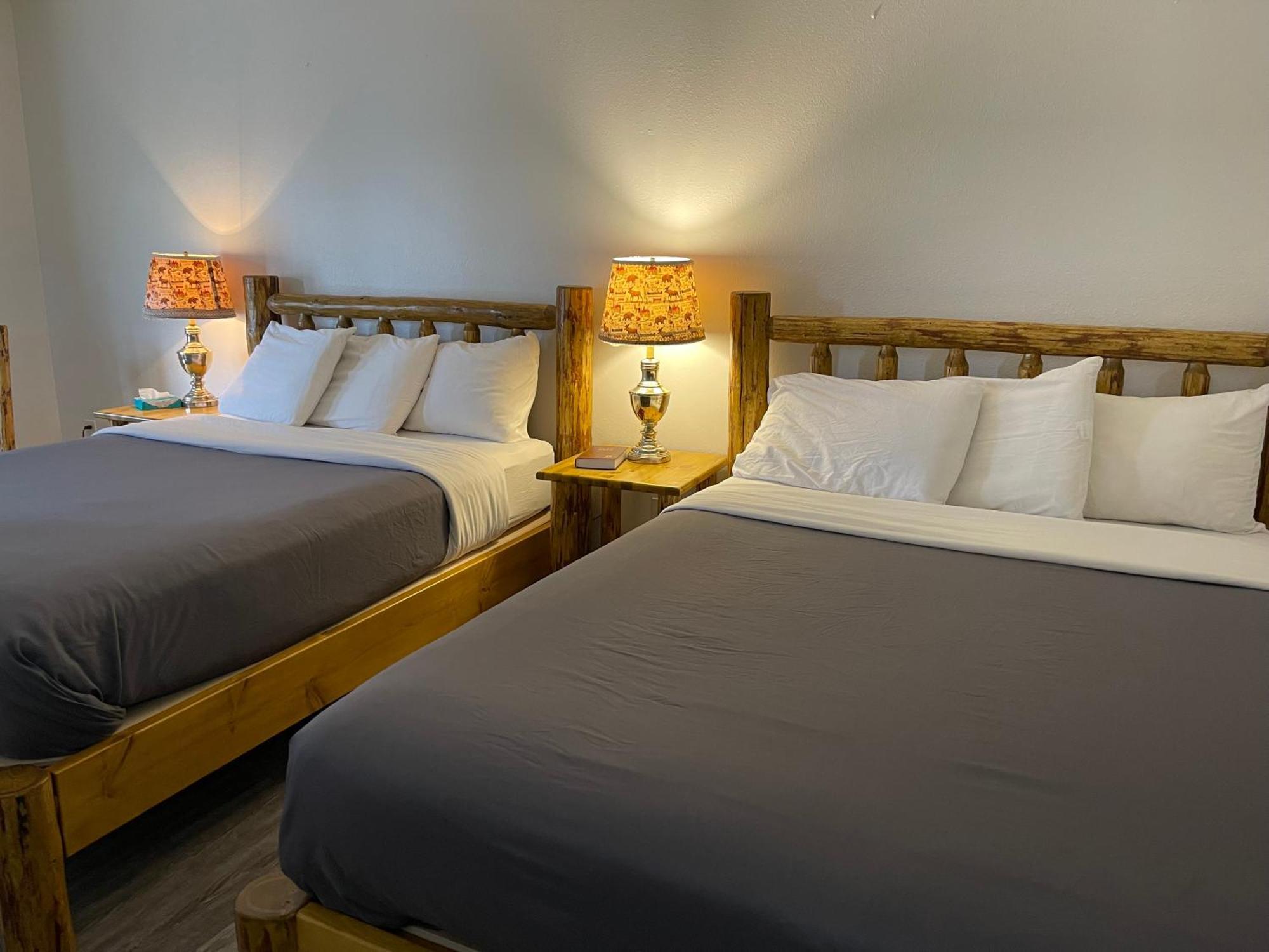 Kootenai Valley Motel Бонърс Фери Екстериор снимка