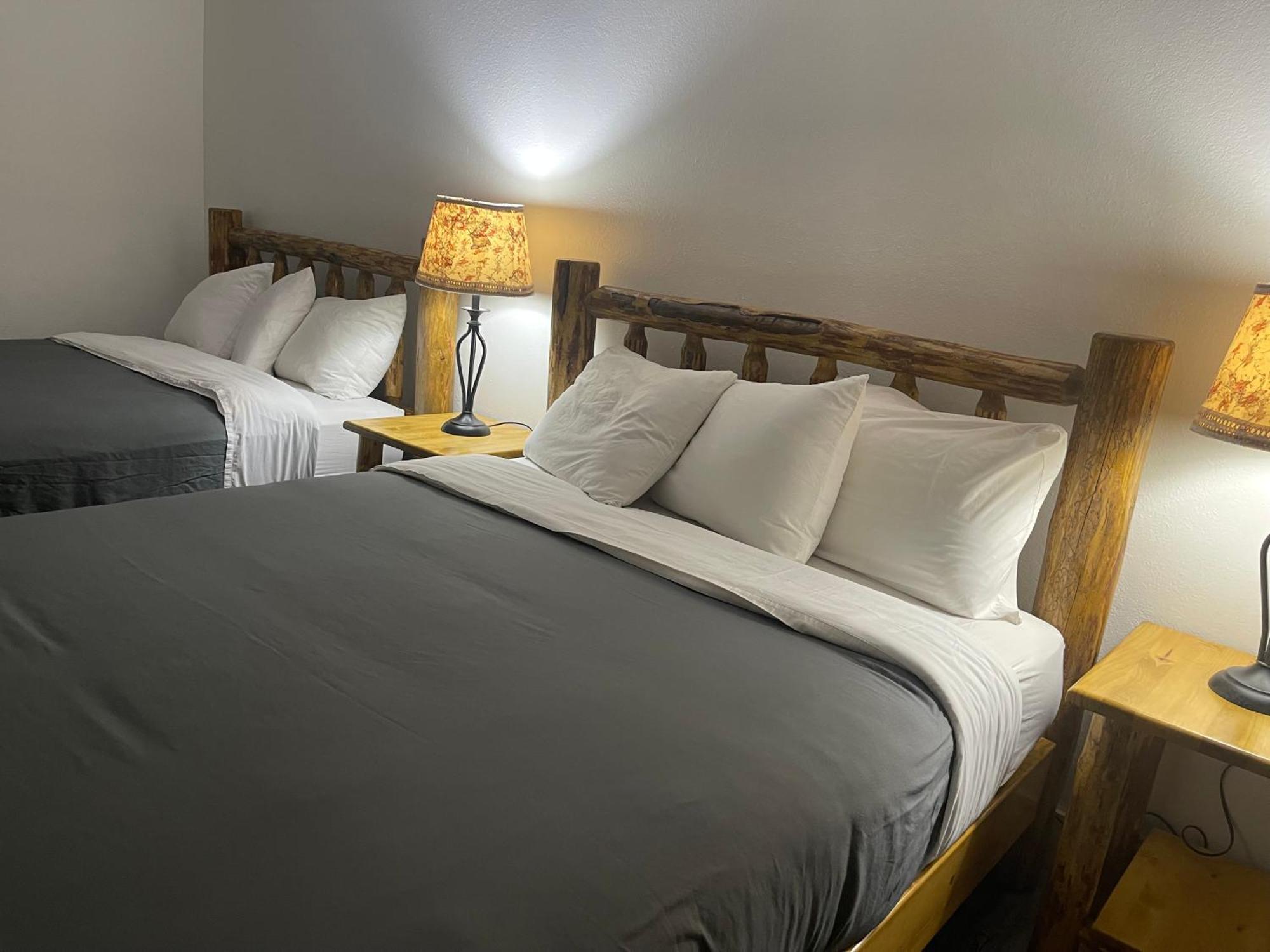 Kootenai Valley Motel Бонърс Фери Екстериор снимка