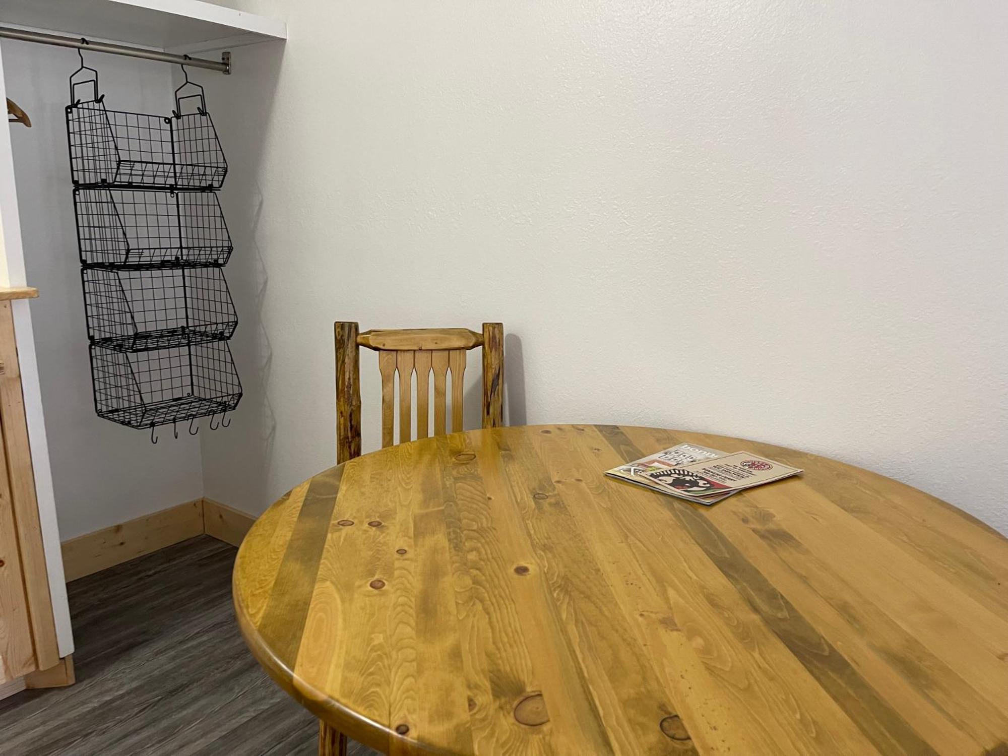 Kootenai Valley Motel Бонърс Фери Екстериор снимка
