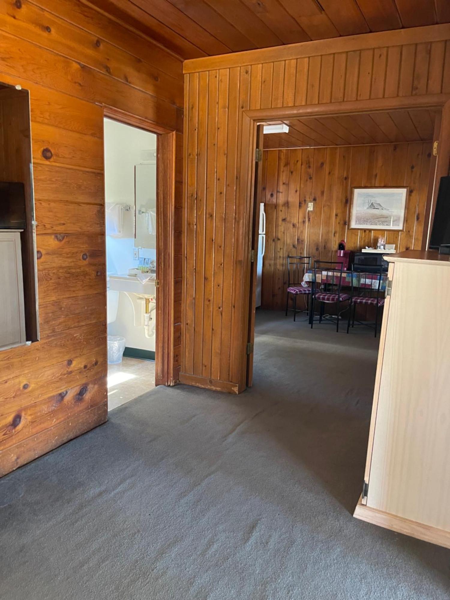 Kootenai Valley Motel Бонърс Фери Екстериор снимка