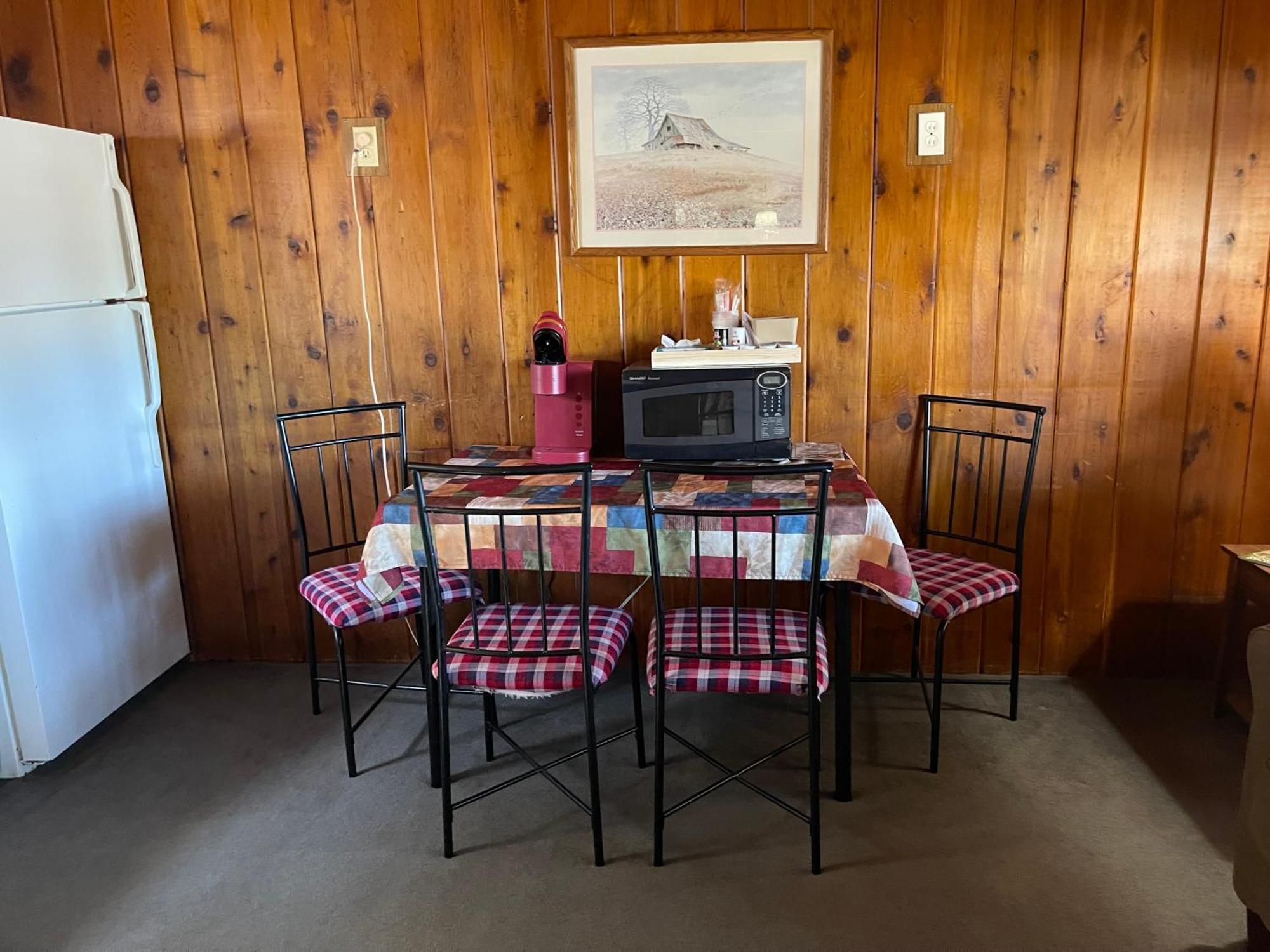 Kootenai Valley Motel Бонърс Фери Екстериор снимка