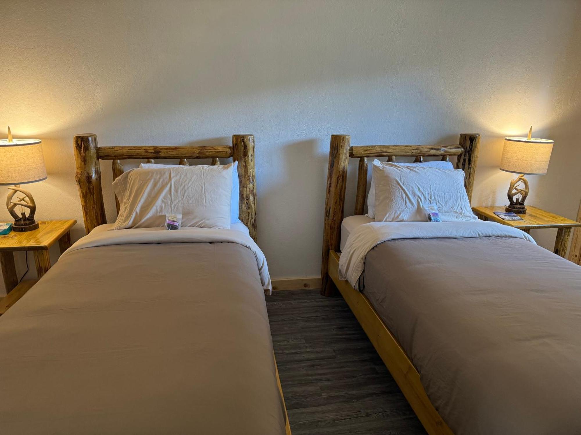 Kootenai Valley Motel Бонърс Фери Екстериор снимка