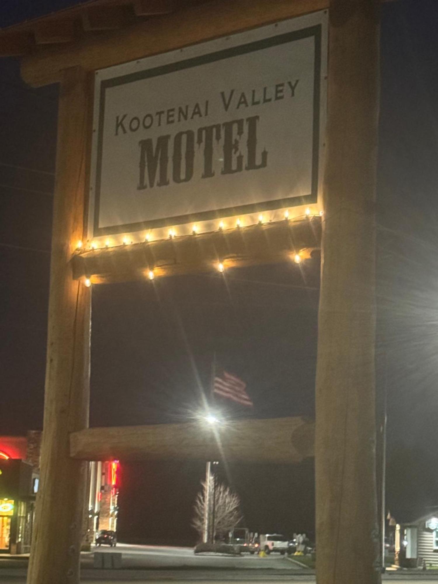 Kootenai Valley Motel Бонърс Фери Екстериор снимка