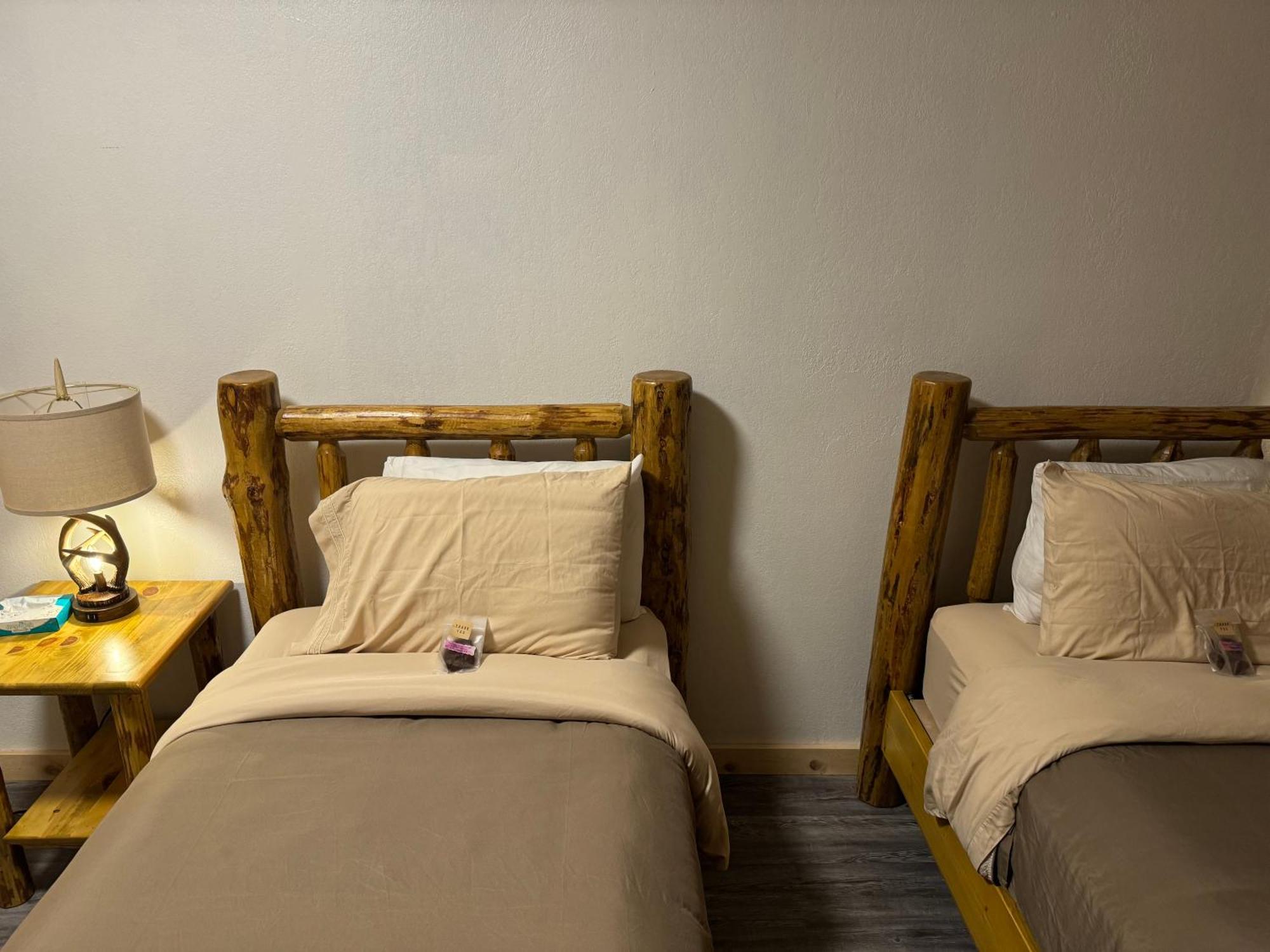 Kootenai Valley Motel Бонърс Фери Екстериор снимка